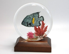 Vtg Lucite Fish Tank Paperweight Coral Aquarium Figure Artist Signed Wald 1990