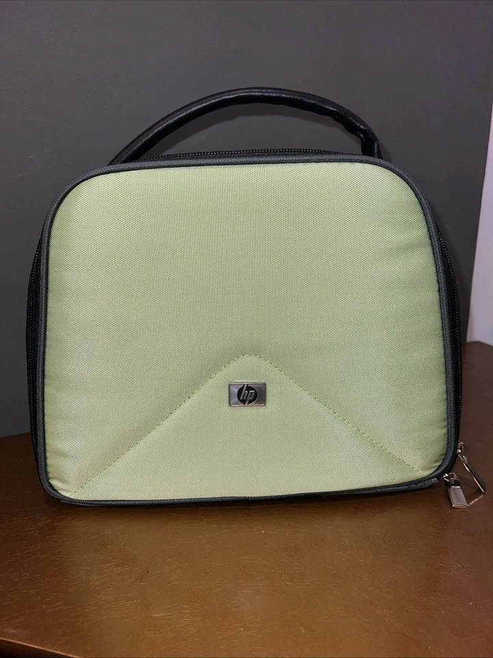 HP PhotoSmart A717 Digital Photo Inkjet Printer W/ Carrying Case - Image 4 of 4