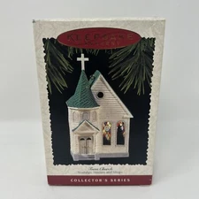 Hallmark Keepsake Christmas Ornament TOWN CHURCH Nostalgic Houses And Shops 1995