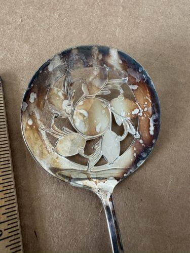 Vintage WM Rogers Mfg Co Original Silverplated Tomato Server Slotted Spoon 7.5” - Picture 2 of 6