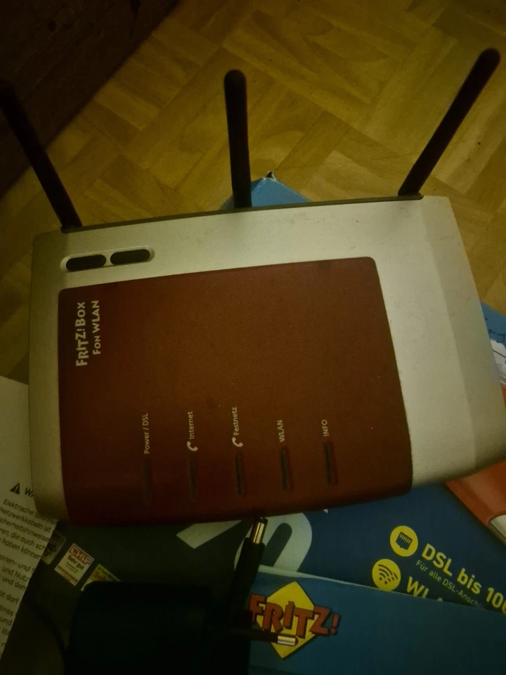 Die FRITZ!Box 7490 ist ein WLAN-Router mit integriertem VDSL-Vectoring-Modem - Bild 3 von 4