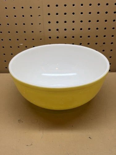 Pyrex #404 Yellow Nesting Mixing Bowl 4 Qt Vintage Primary Color