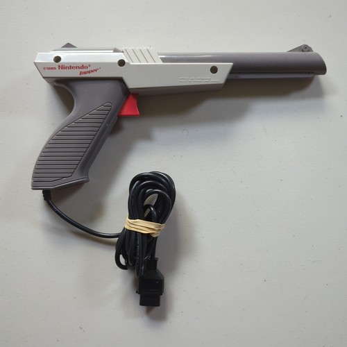 Nintendo NES Zapper Light Gun Gray Controller OEM NES-005 Original 1985 Grau