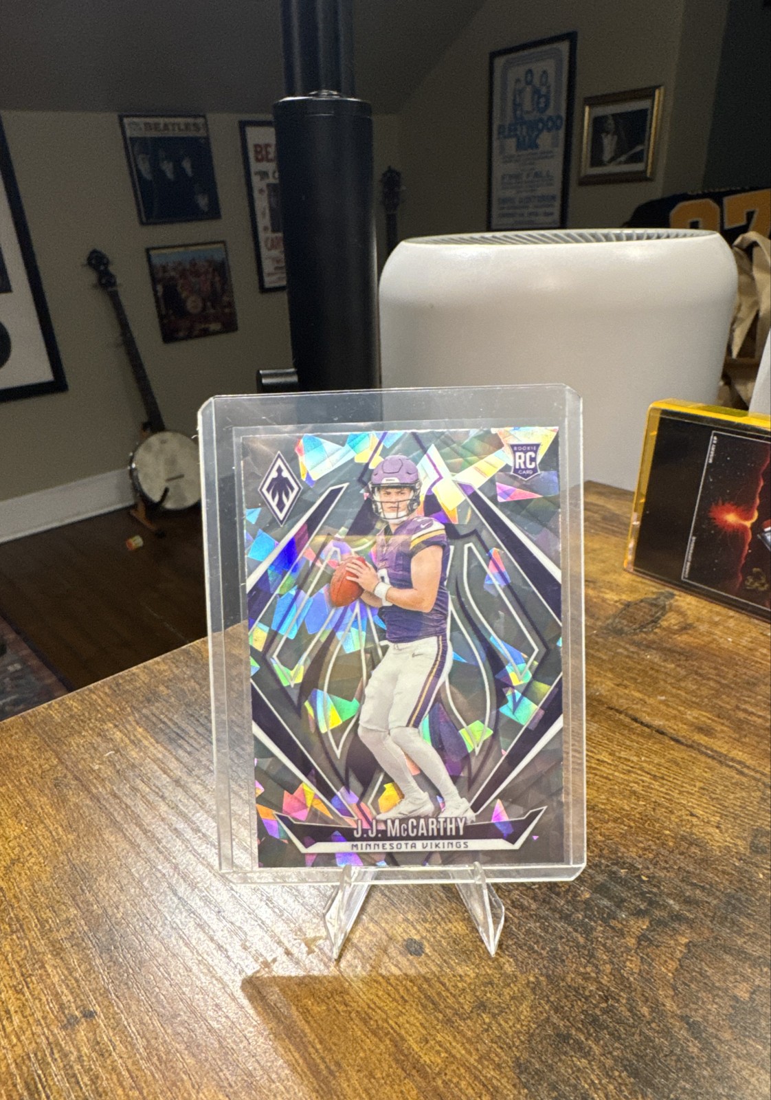 2024 Panini Phoenix - Rookies J.J. McCarthy #185 Cracked Ice (RC)