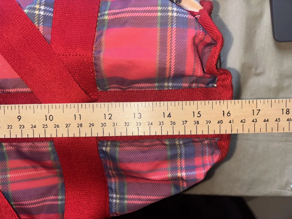 Bolso de Lona LeSportsac de Nailon a Cuadros Rojo Tartán Grande de Viaje Bolsillo con Cremallera Foto 4 de 4