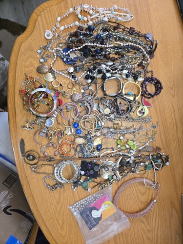 6.5lbs + Vintage/Modern Costume Jewelry Lots Mix Box Wearable Pieces.