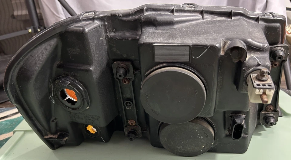 Conjuntos de faros Isuzu Ascender/GMC Envoy izquierda y derecha Foto 3 de 4