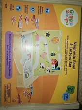 Gigglescape Magnetic Easel & Letters Set 136pc