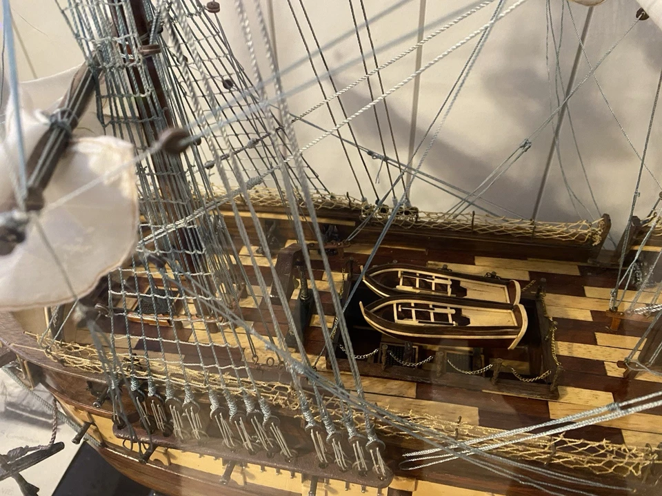 USS Constitution Старые Айроны Высокая Модель Корабля с Настольной Витриной Новая - Изображение 2 из 4