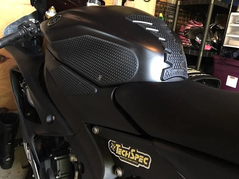 Empuñaduras de tanque TechSpec 2008-2016 Yamaha R6 piel de serpiente Foto 2 de 4