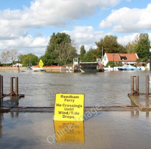 Photo 6x4 High water in the River Yare at Reedham Ferry Limpenhoe Hill Du c2009 - Picture 1 of 1