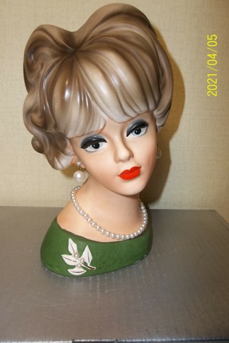 VINTAGE NAPCO HEAD VASE LARGE 8 3/4" #C7474 - GREEN DRESS with PEARL LEAF - Picture 5 of 12