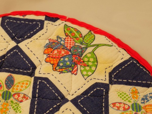 4 Quilted Vintage Placemats Handmade--Cottage style flowers--reversible - Picture 5 of 5