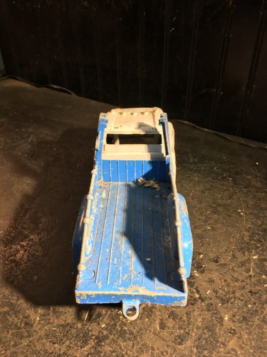 Vintage white & blue Hubley #800 Tiny Town Towing Metal Wrecker Tow Truck - Picture 10 of 10
