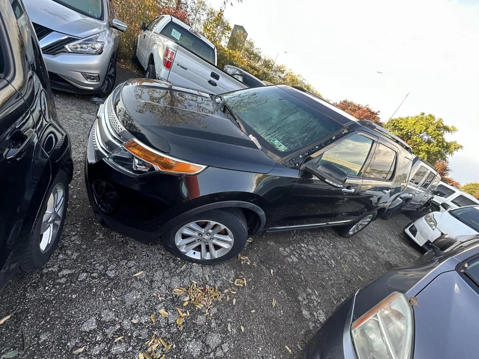 Used Front Left Door Assembly Front fits: 2013 Ford Explorer Limited L. Front Le Foto 2 de 4