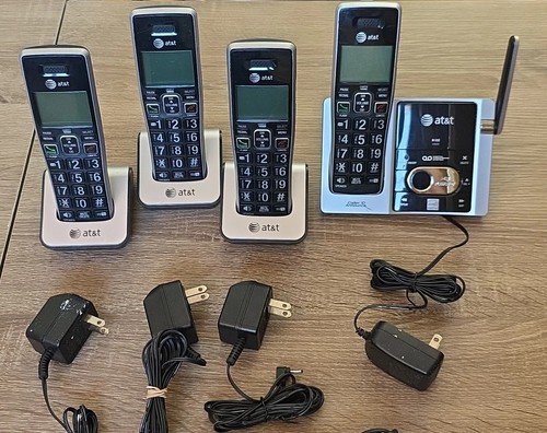 AT&T CL82413 4 Handset Cordless Phone System Answering Machine w/ Caller ID