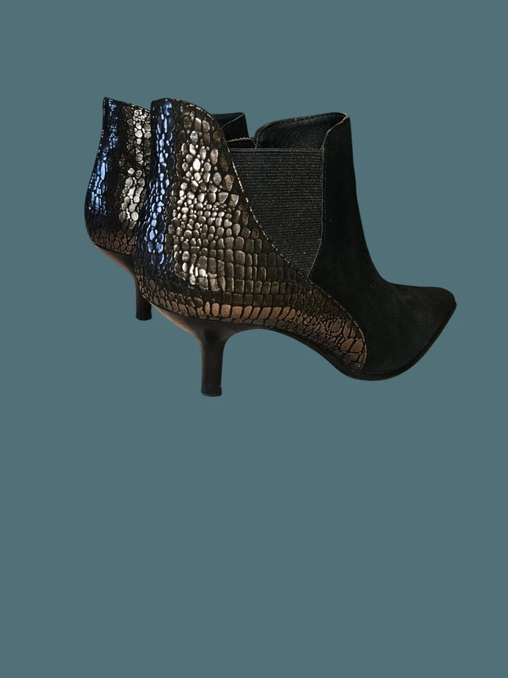 Donald Pliner Loro Suede/Leather Pointed Toe Kitten Heel Ankle Booties Women 6M - Image 3 of 4