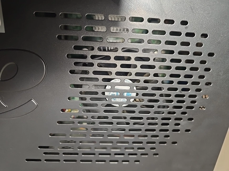 eMachines EL1352G-41W Untested Nvidia GeForce 6150SE 500GB Hard Drive 2GB DDR3 - Image 4 of 4