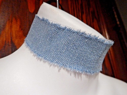 WIDE TATTERED DENIM BAND CHOKER Jeans 90s frayed collar Y2K faded blue S6 - Picture 4 of 5