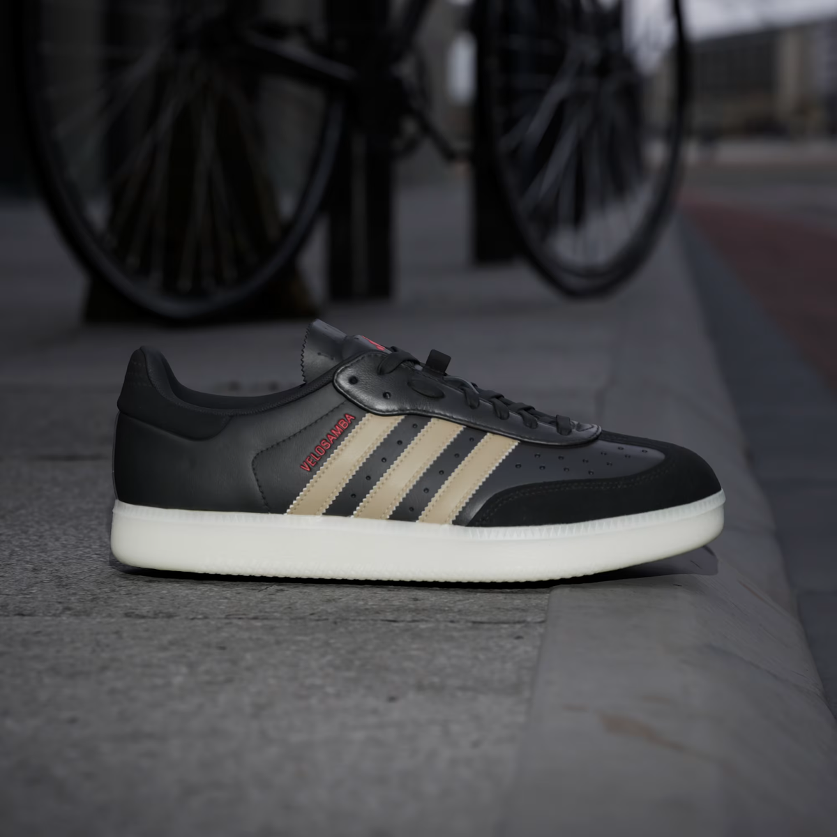 【値下げ】adidas velosamba 26cm ブラック Adidas Women's Velosamba Leather 'Black Cyber Metallic