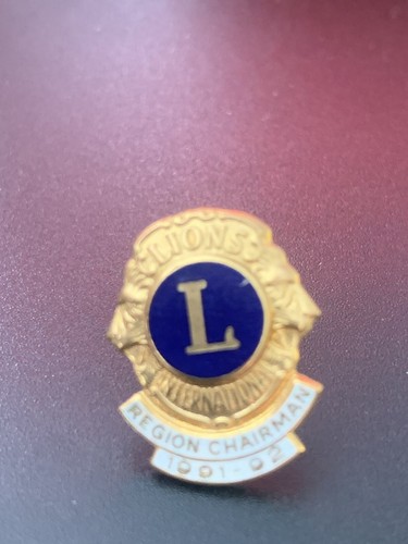 Vintage Lions Club Region Chairman 91-92 Lapel Badge Pin - Picture 4 of 6