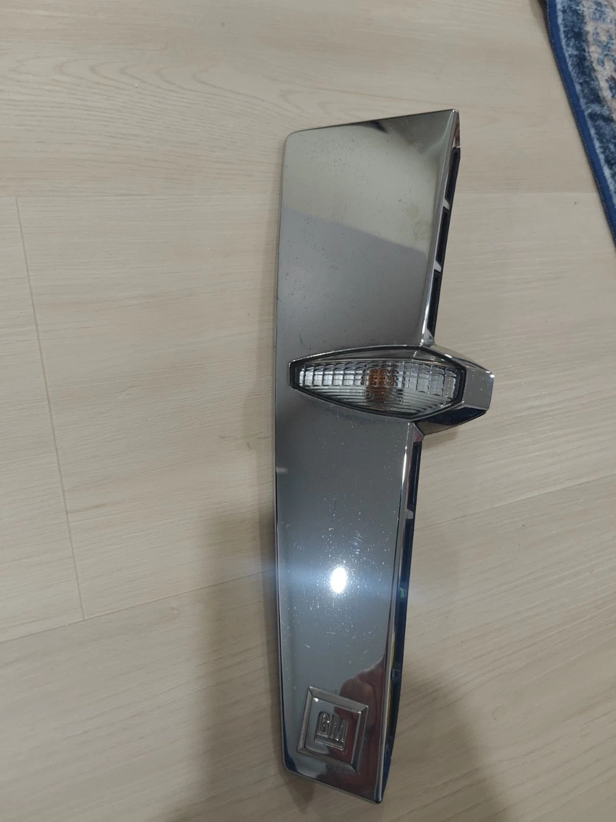 Left Front Fender Turn Signal Marker Light For Cadillac SRX - 15890908