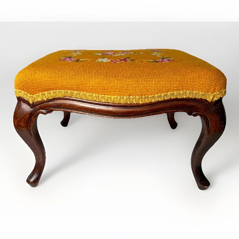 REPOSAPIÉS Madera Tallada TABURETE BANCO Punta de Aguja Bordado Flores MCM De Colección Foto 2 de 4