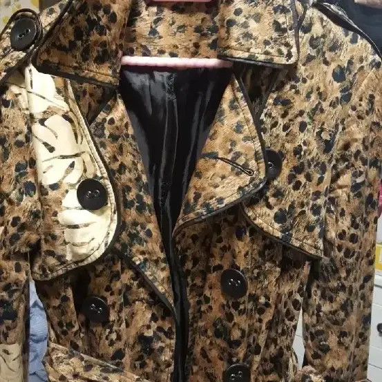 Leopard Pattern Trench Coat - Stylish Double-Brea… - image 1