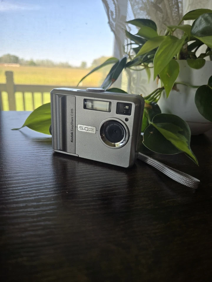 Kodak EasyShare C315 5.0MP Digital Camera - Silver Tested Works - Image 3 of 4