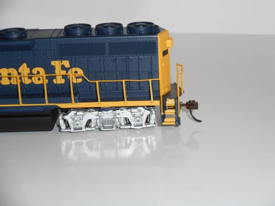 Bachmann 60302 DCC Chip fitted. Santa Fe. Excellent cond. HO Scale. Part Boxed - Image 4 of 4