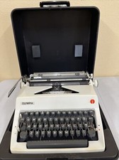 VTG OLYMPIA SM9 Deluxe Portable Typewriter White Body, Black Keys TESTED/EXC++ thumbnail