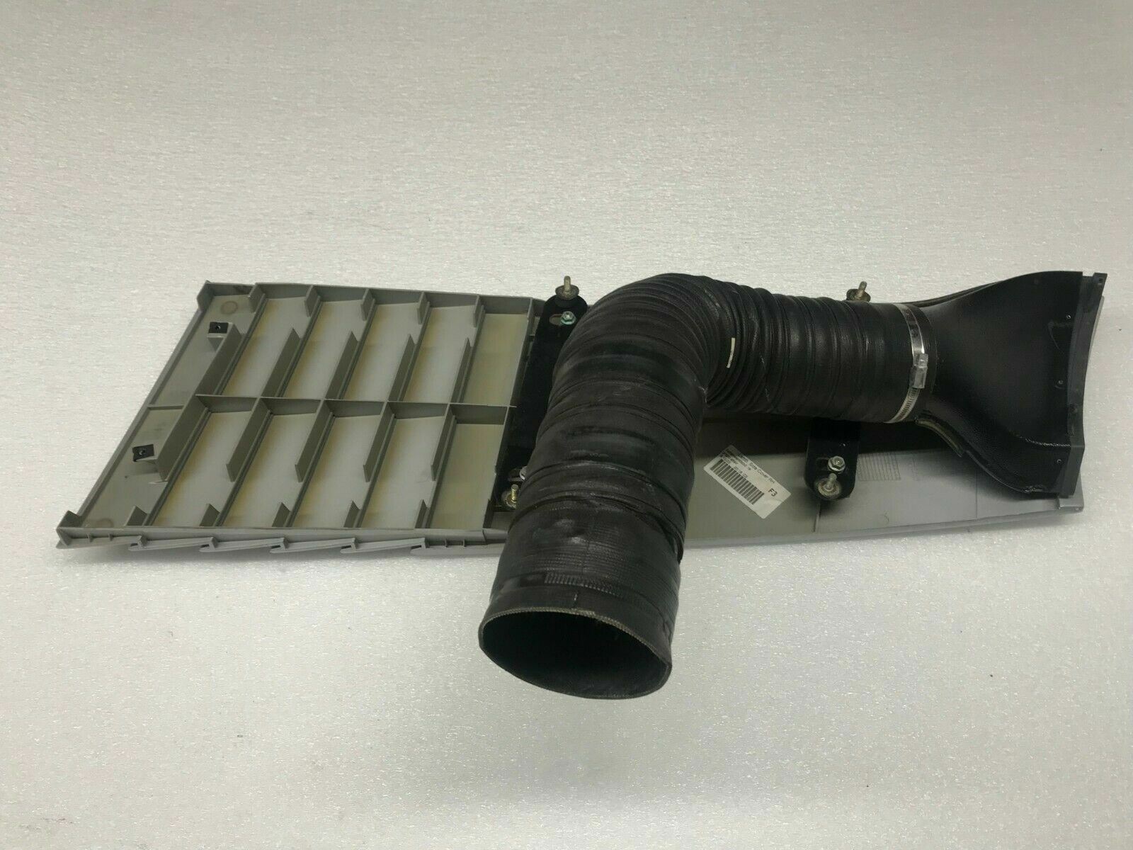 LAMBORGHINI GALLARDO REAR RIGHT PASSENGER QUARTER PANEL GRILL VENT OEM 400827994