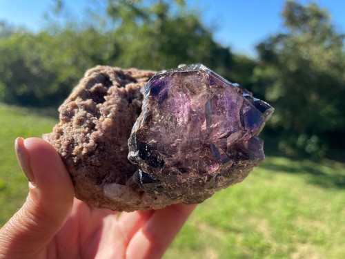 Cristales de amatista Shangaan (Chibuku) en matriz 0,57 kg 11,08 cm - Imagen 9 de 13