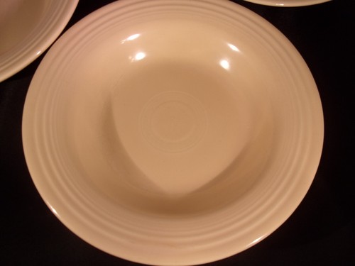 3 Fiestaware Sunflower (?) pale yellow 8.5" rimmed large soup bowls - Picture 3 of 5