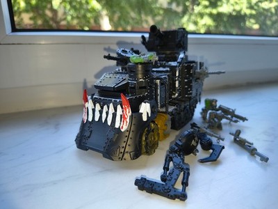 Warhammer 40,000 40K Ork Battlewagon / Kampfpanza Games Workshop