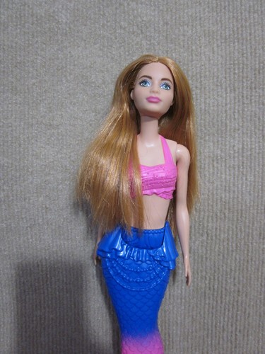 Barbie Dreamtopia Meerjungfrau Puppe 2019 Mattel rosa blau Figur - Bild 5 von 15