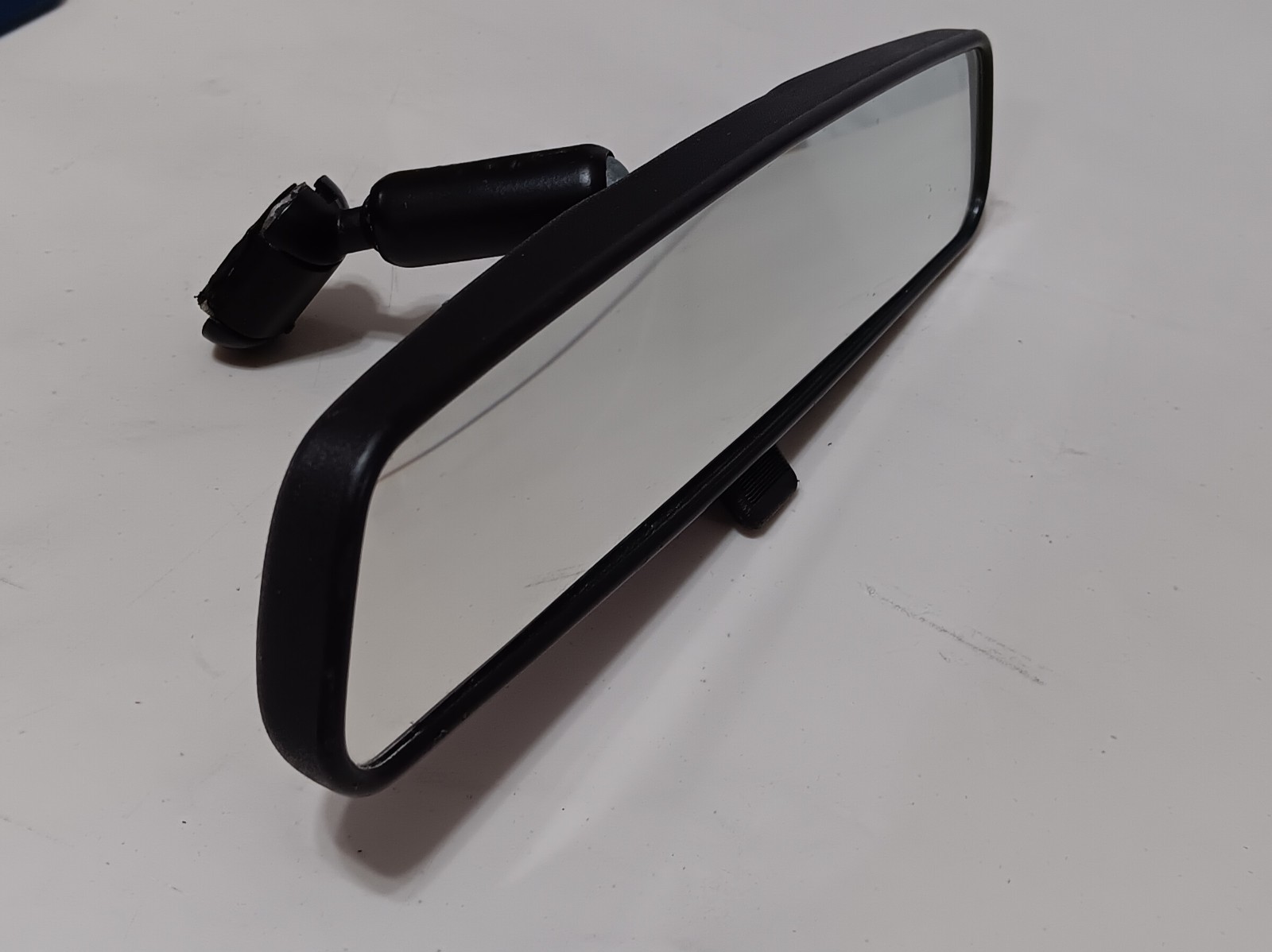 General Motors Donnelly Interior Rear View Mirror OEM. E8011083