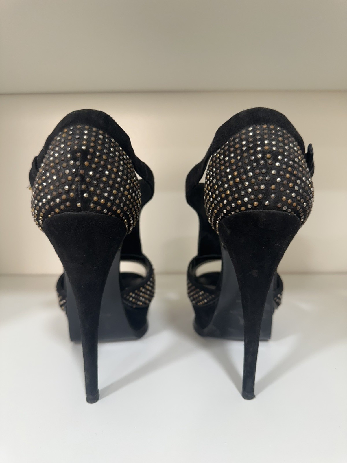 Sandalo Yves Saint Laurent T Strap nero borchiato scamosciato plateau tacco 38 5