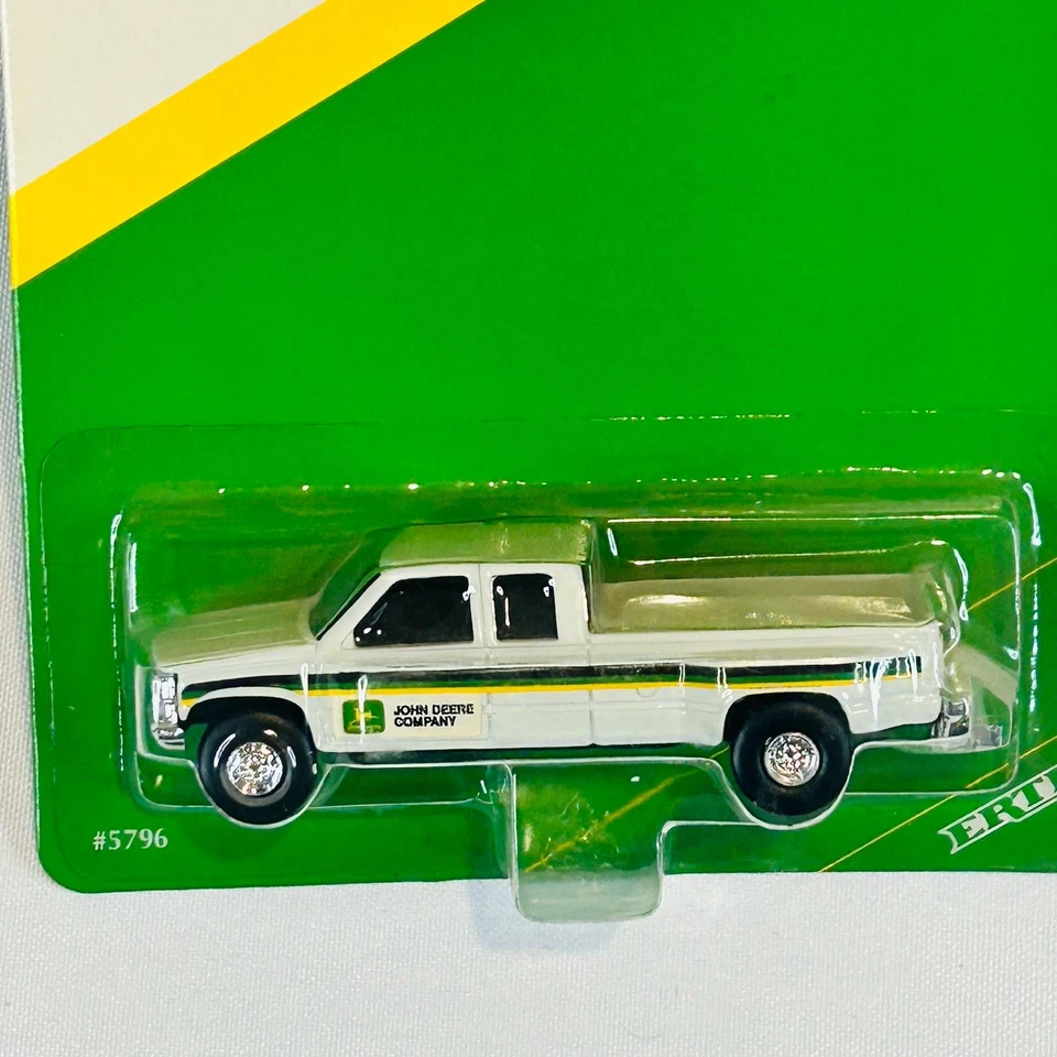 ERTL King Cab Pickup Dually 1:64 Die-Cast New On Card JOHN DEERE - Image 3 of 4