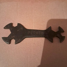 PERKEO Schraubenschlüssel aus Metall schwarz ca. 13 cm