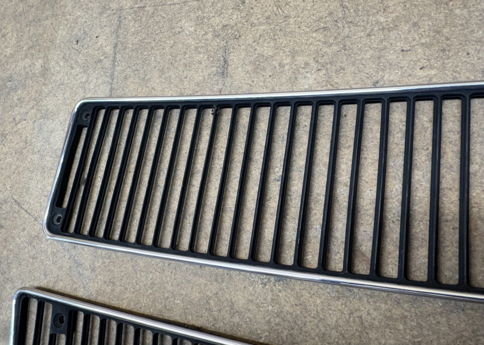 1981-1990 Rolls Royce Silver Spur Spirit Bentley Wiper Arm Air Cowl Vent Set MY