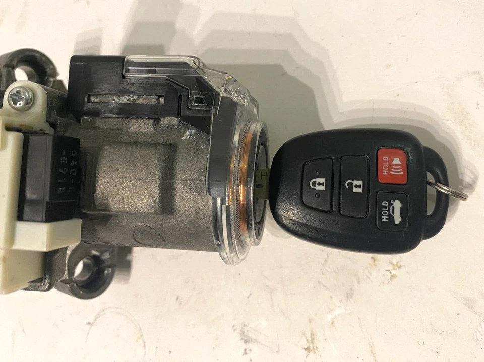 Toyota Camry 2015-2017 interruptor de encendido bloqueo con llave y cilindro OEM 89782-0E010 Foto 3 de 4