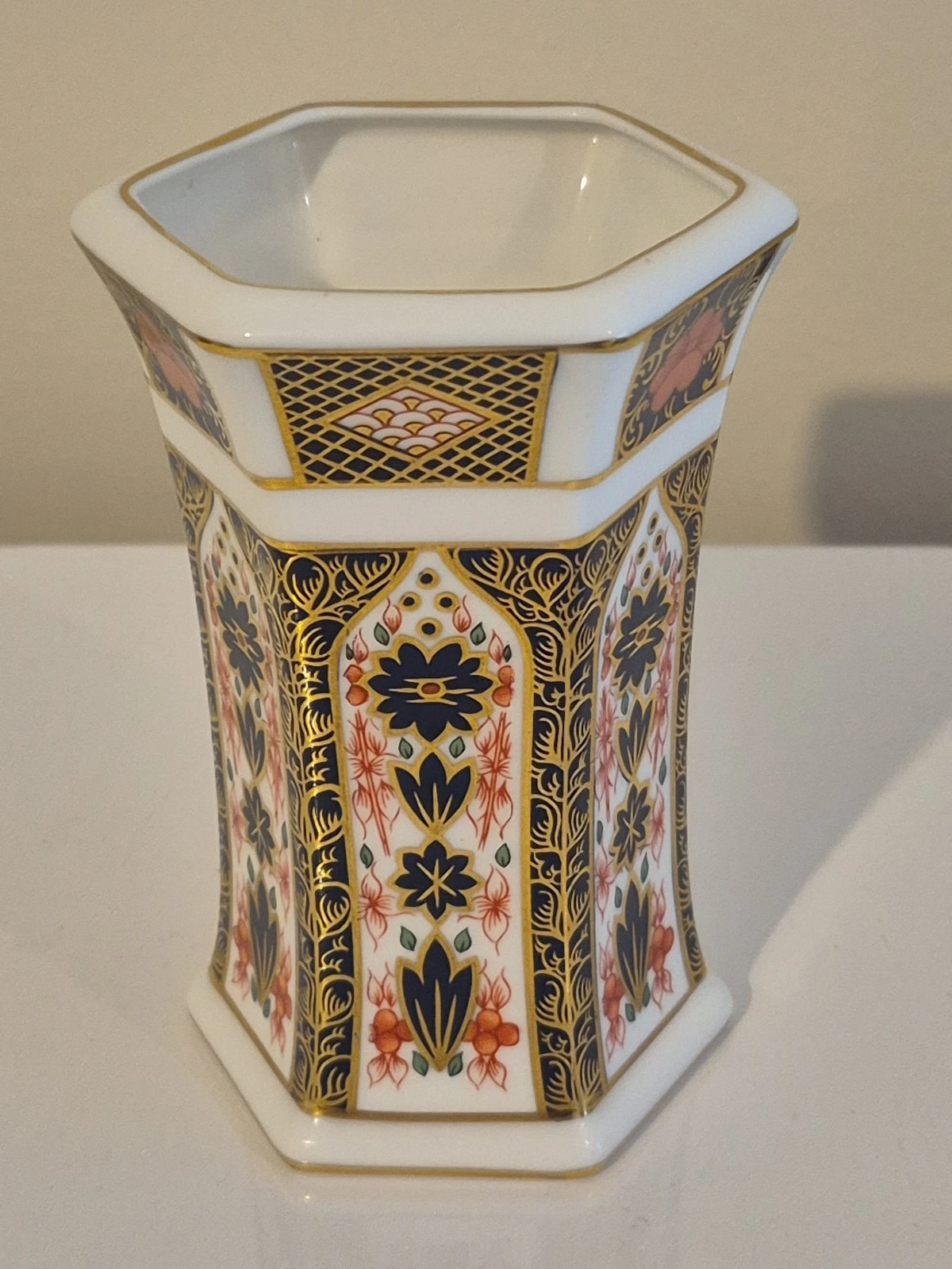 ROYAL CROWN DERBY OLD IMARI 1128 HEXAGONAL POSY / SPILL VASE X L I X