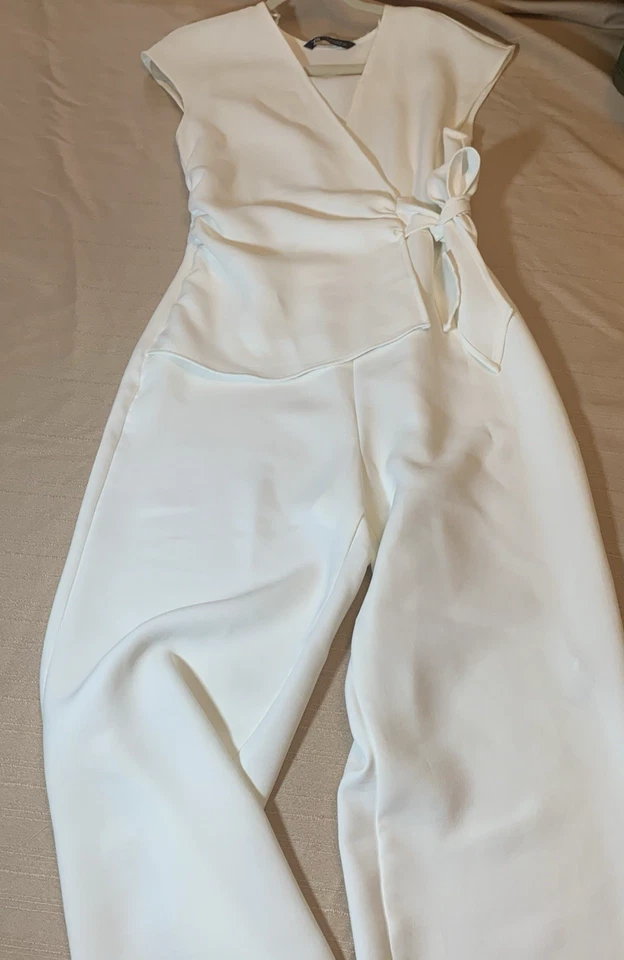 ZARA CHALECO CREPÉ ASIMÉTRICO MONO, TALLA XS, COLOR BLANCO OSTRA Foto 2 de 4