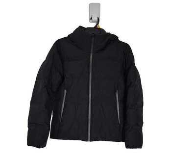 Uniqlo Jacket Mens S Black Hooded Seamless Down Puffer Water Wind Resistant NWOT
