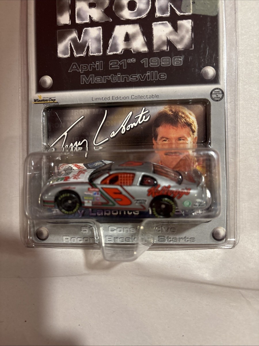 Terry Labonte #5 NASCARとピットクルーフィギュアのセット 2000