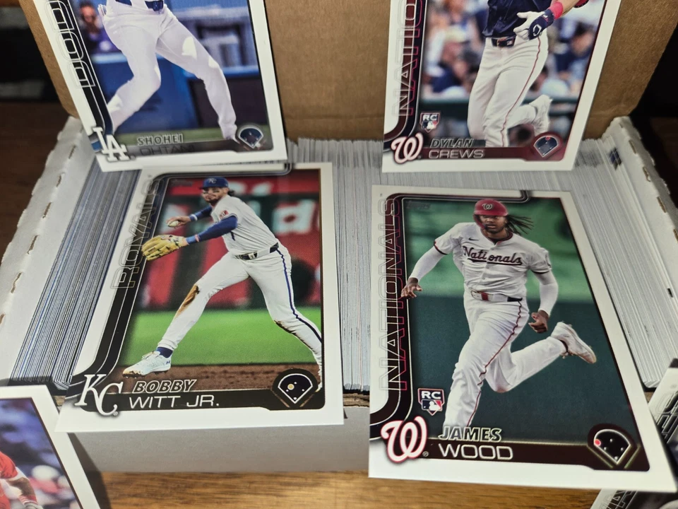 Juego completo Topps Series 1 y 2 2025 #1-700 clasificado a mano, ¡paquete nuevo L@@K! Foto 4 de 4