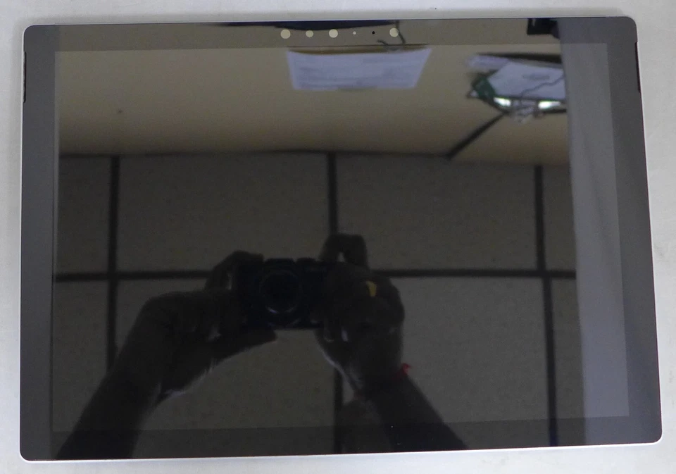 Microsoft Surface Pro 6, 13",Silver, Win 10 Home, i5, 8GB, 128GB- Touch problem - Image 2 of 4