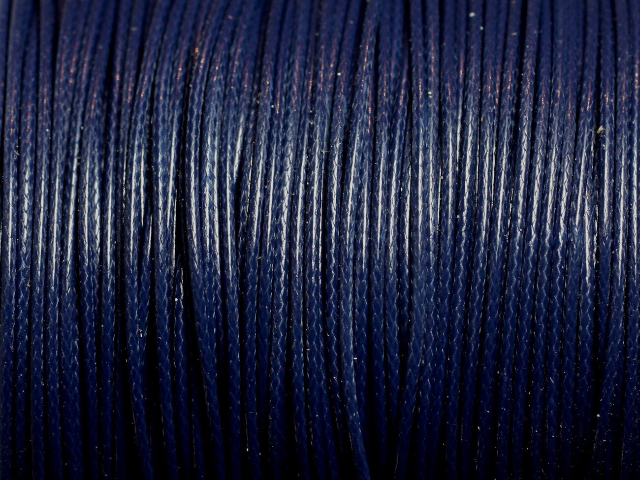 Corde coton ciré bleu marine 1mm pour ateliers bijoux et ateliers créatifs