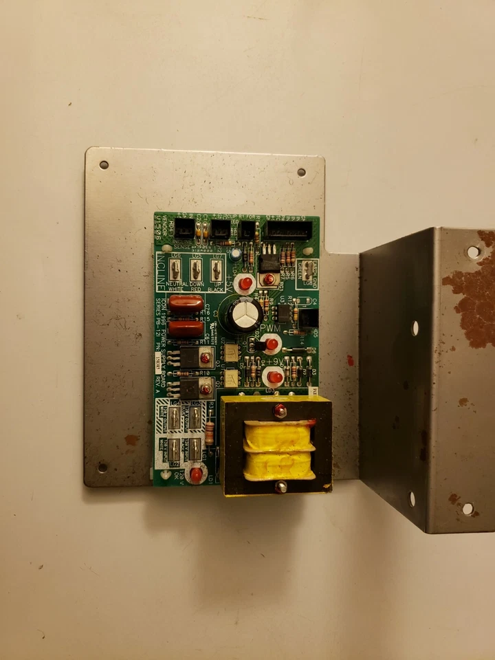 Tablero de control del motor de cinta de correr Healthrider S500I número de modelo HRTL1299 Foto 2 de 3